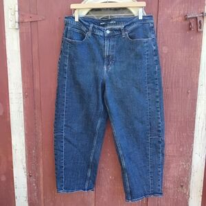 Cropped Barrel Leg Jeans
